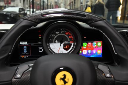 Ferrari 488 Wireless Carplay & Android Auto -Carplay