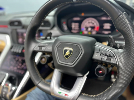 Lamborghini Urus OLED Push Start Button – Multifunction Steering Knob for Start, AC, and Ambient Light Control by DMP